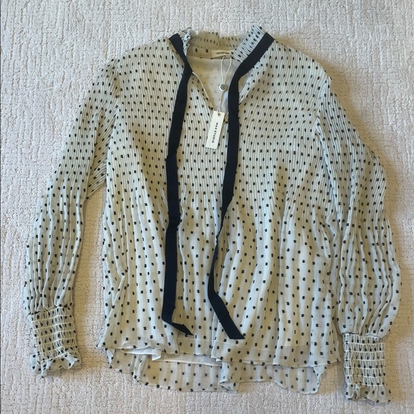 Max Studio Accordion Pleated Long Sleeve Top size Small - Picture 2 of 9